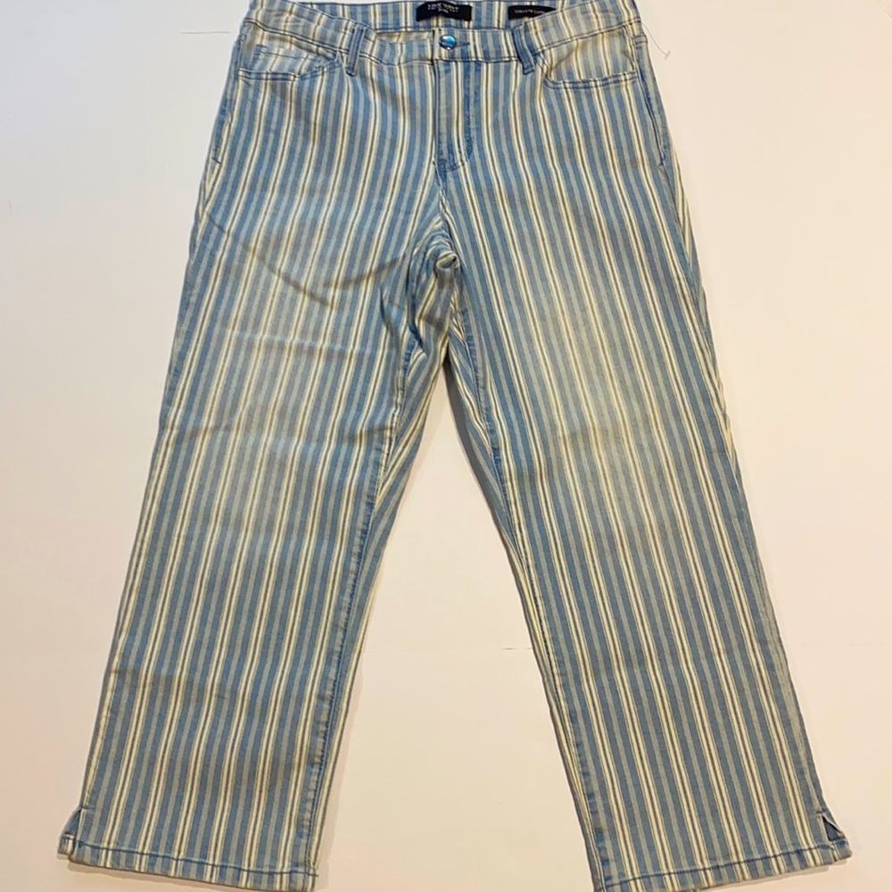 Nine West SZ 8 Chrystie Capri Striped Denim Jeans D28
